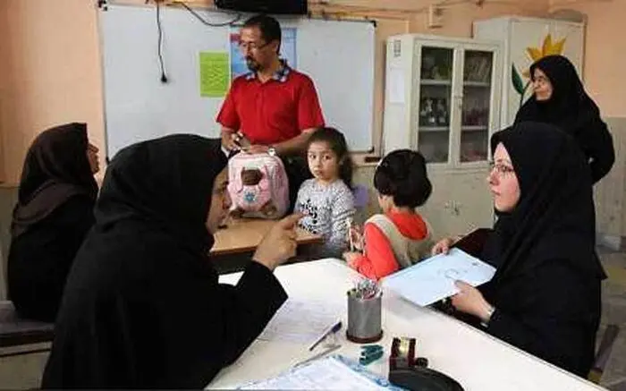 پرونده تحصیلی دانش آموزان به مادران هم تحویل می شود