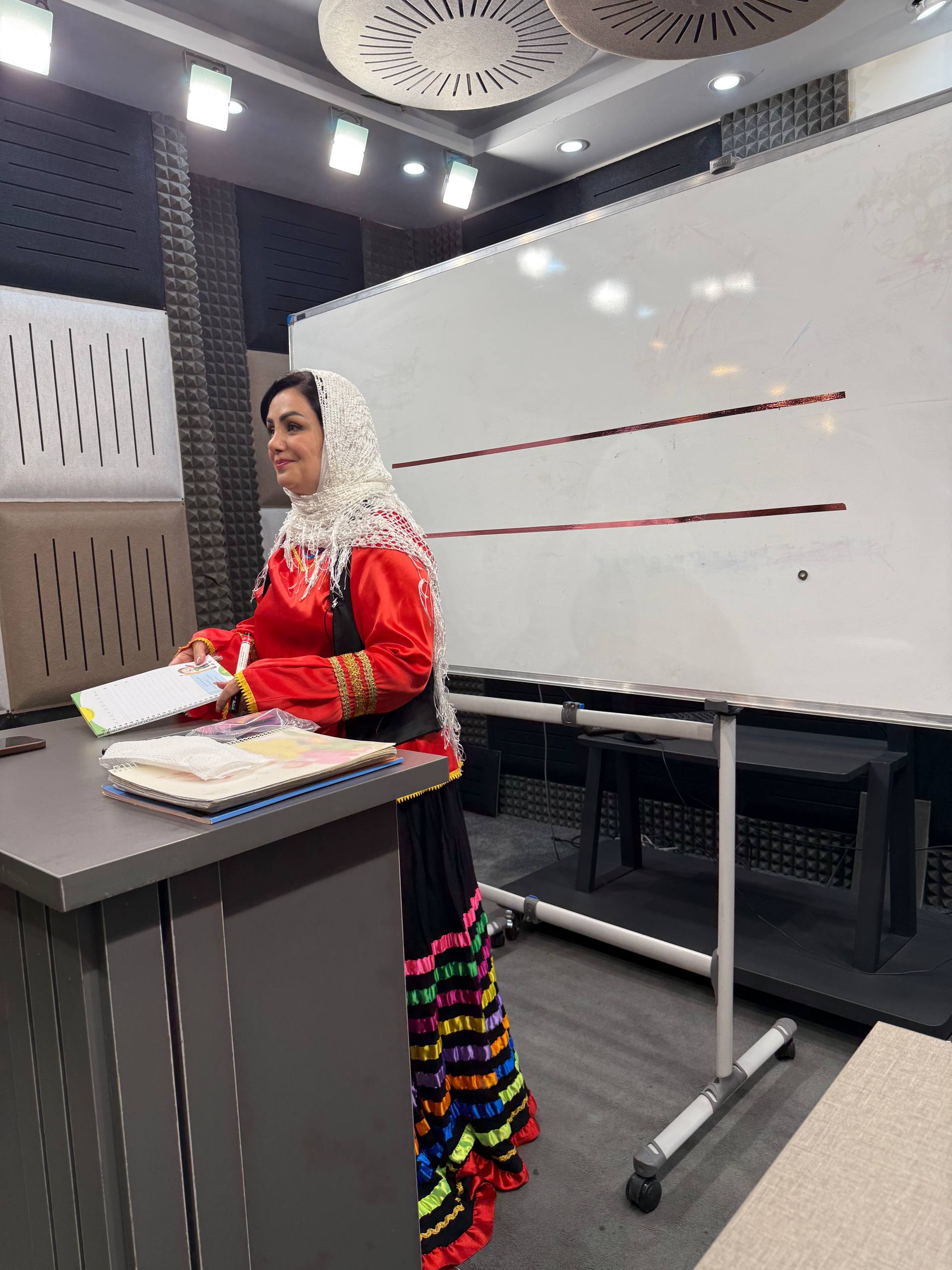 روشهای نوین یادگیری نشانه ها با بازی و شعر