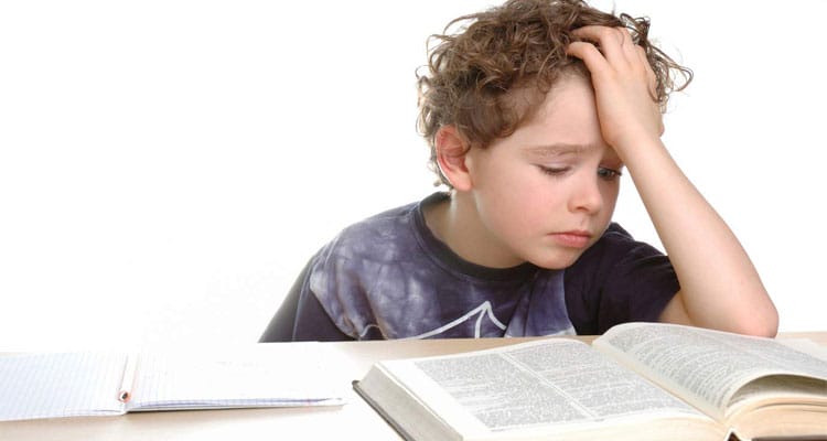روش‌های مؤثر درمان اختلال خواندن بدون فشار به کودک