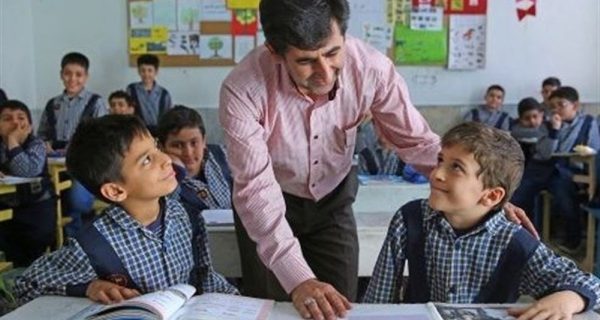 کمبود ۱۷۶۰۰۰ معلم در سال تحصیلی جدید بیخ گوش مدارس دولتی